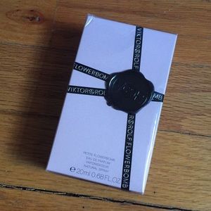 Viktor & Rolf Petite Flowerbomb EDP